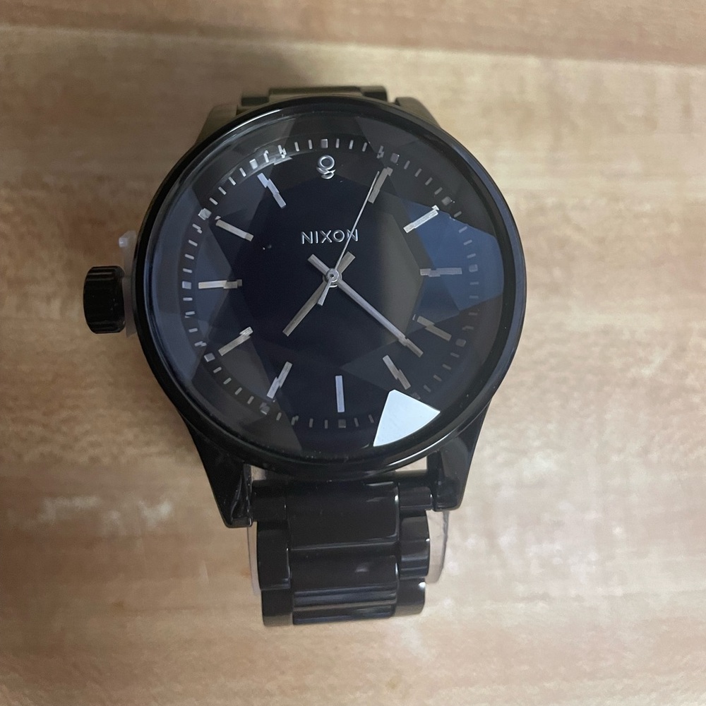 Nixon watch